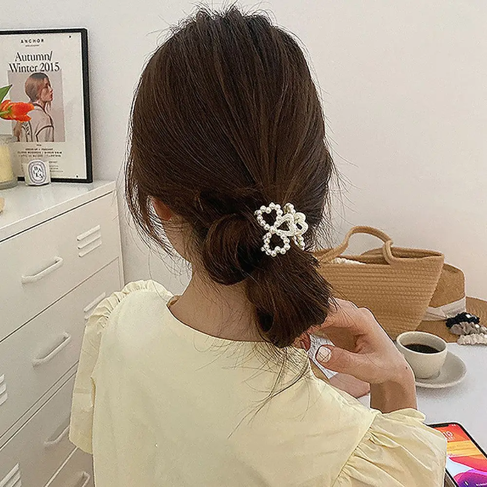 Korea Sweet Pearl Bow Hairpin Transparent Cute Bear Shark Clip Geometric Love Women Hair Accessories
Korea Sweet Pearl Bow Hairpin Transparent Cute Bear Shark Clip Geometric Love Women Hair Accessories