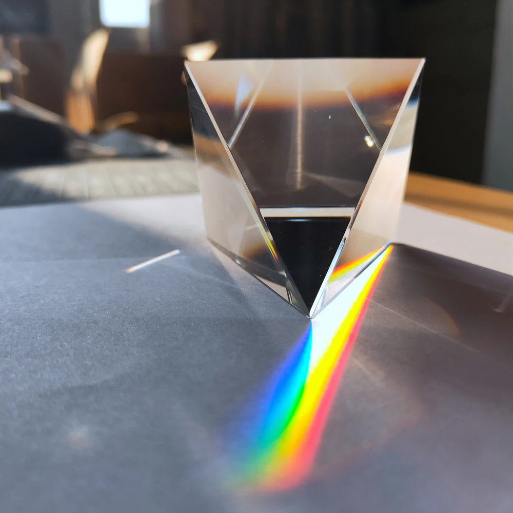 Popular Science Learning Students Pyramid Prism 100Mm High Quality Optical Glass Transparent Rainbow Rectangle
Popular Science Learning Students Pyramid Prism 100Mm High Quality Optical Glass Transparent Rainbow Rectangle