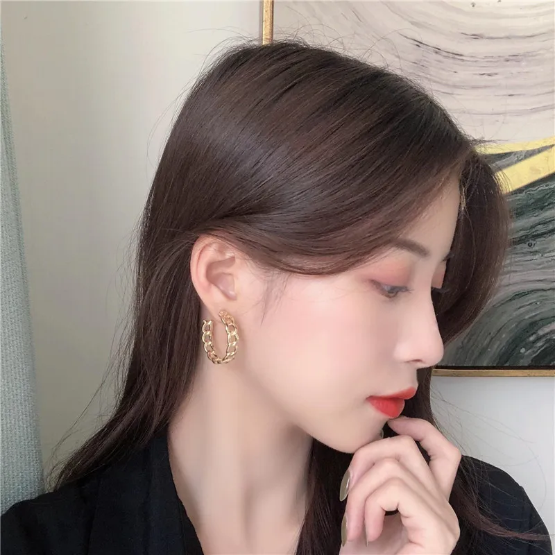 925 Silver Needle Earrings Twist Hollow Chain Gold Earrings Simple All-match Earrings
925 Silver Needle Earrings Twist Hollow Chain Gold Earrings Simple All-match Earrings