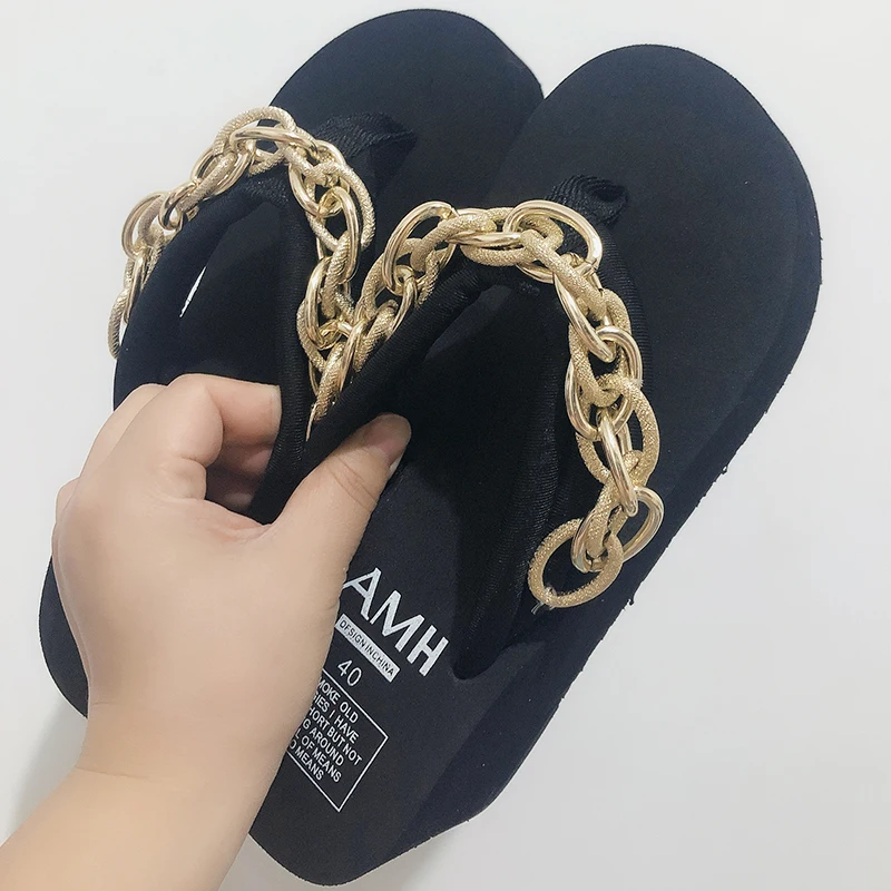 Wholesale 2022 NEW Women Summer Slippers Sandals Comfortable Metal Gold Chain Platform Flip Flops High Quality Beach Slides
Wholesale 2022 NEW Women Summer Slippers Sandals Comfortable Metal Gold Chain Platform Flip Flops High Quality Beach Slides