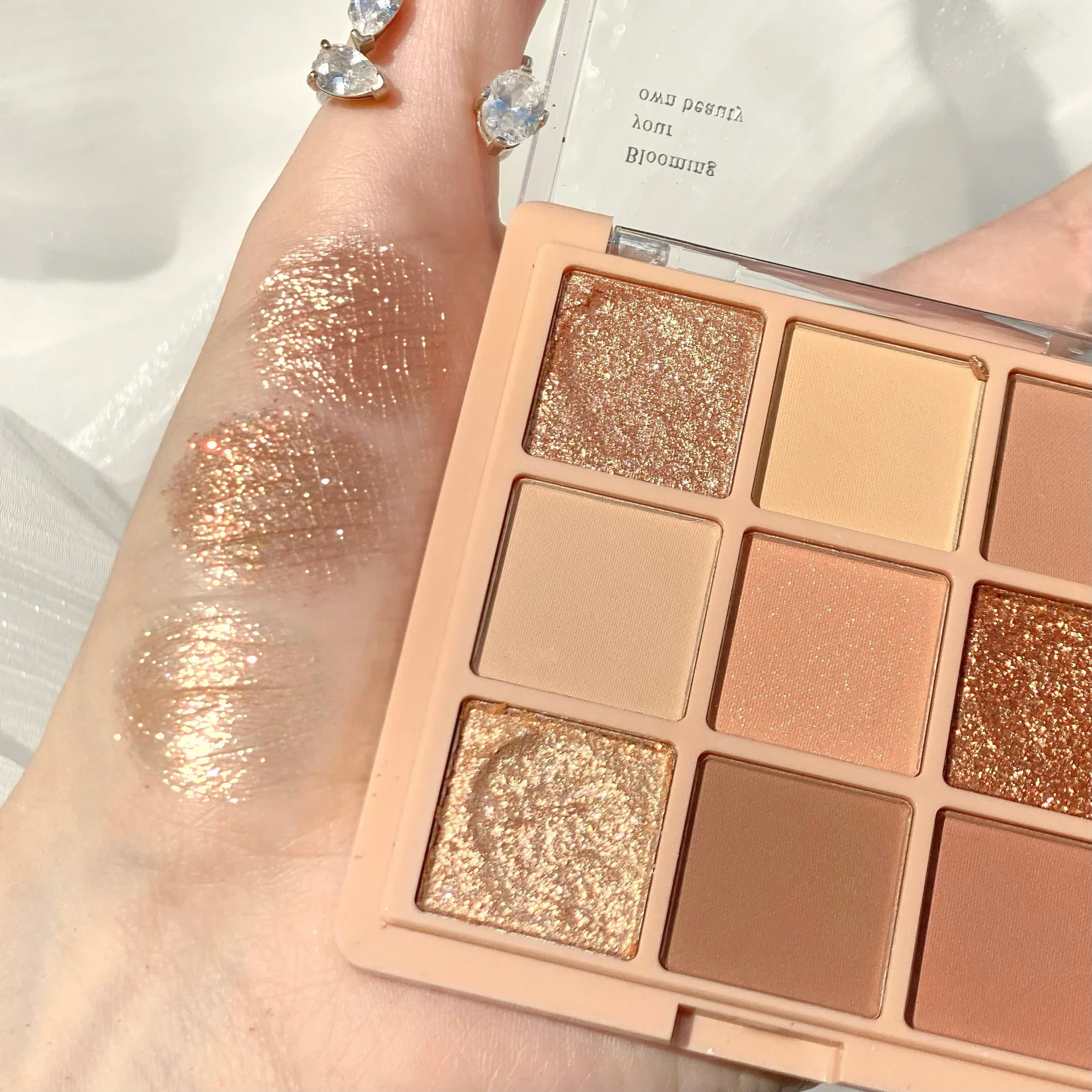 9 Colors Shimmer Glitter Eye Shadow Palette Fine Powder Waterproof Eyeshadow Palette Matte Pigmented East To Color Eye Cosmetic
9 Colors Shimmer Glitter Eye Shadow Palette Fine Powder Waterproof Eyeshadow Palette Matte Pigmented East To Color Eye Cosmetic