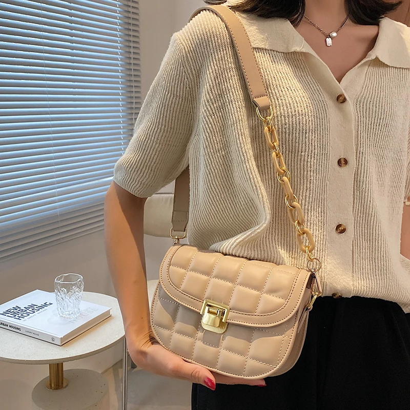 Fashion Chain Pu Leather Crossbody Bags for Women High Quality Ladies Small Shoulder Bag Designer Female Purses Messenger Bags
Fashion Chain Pu Leather Crossbody Bags for Women High Quality Ladies Small Shoulder Bag Designer Female Purses Messenger Bags