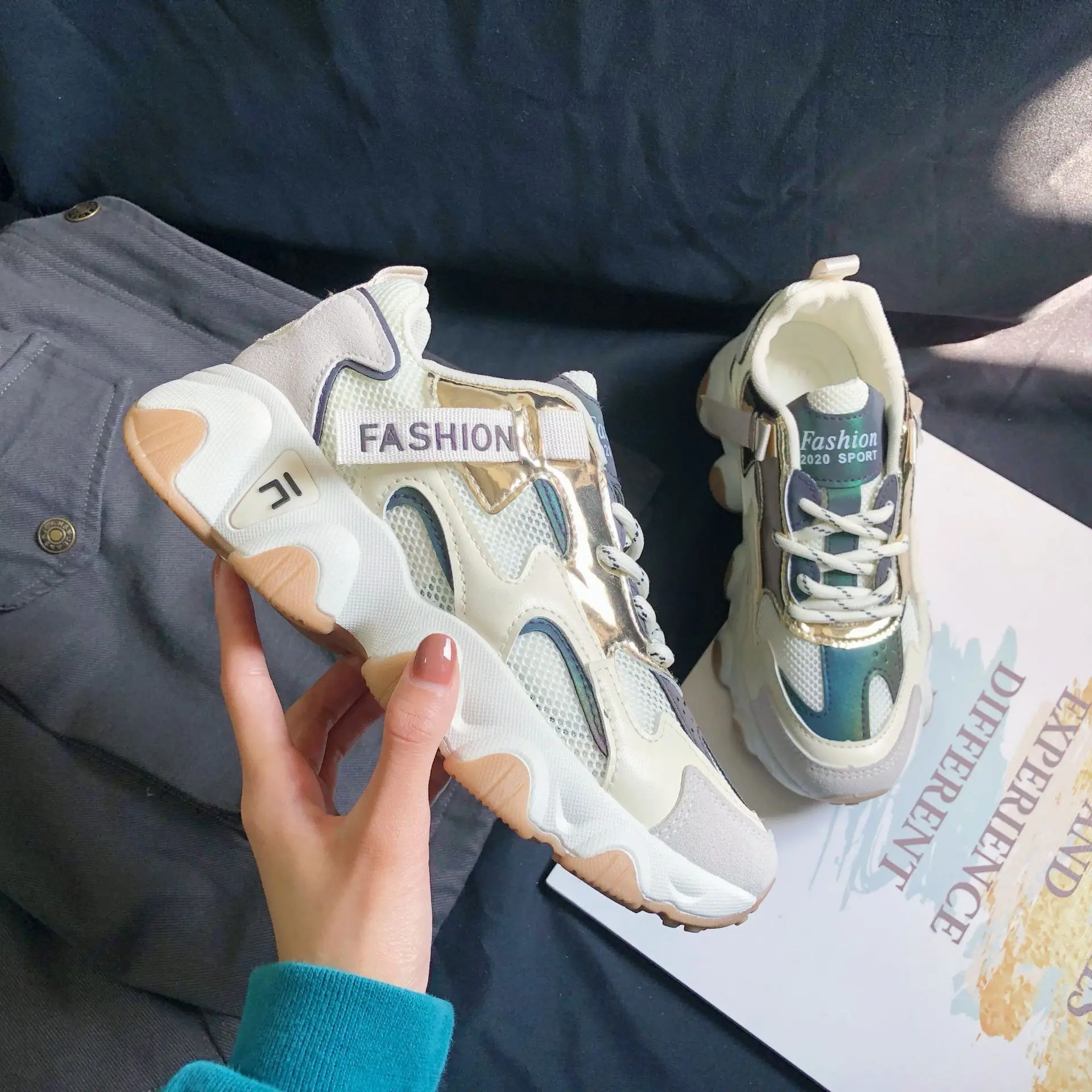 Shoes women's summer 2020 ins super hot dad shoes breathable women's mesh versatile fashion casual sports shoes trend
Shoes women's summer 2020 ins super hot dad shoes breathable women's mesh versatile fashion casual sports shoes trend