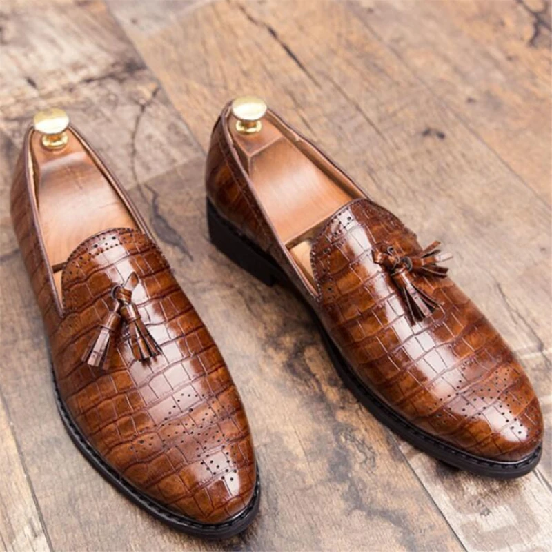 Men Oxfords Shoes Crocodile Skin Fringe Slip On PU Leather Casual Shoe Vintage Low Heel Loafers Fashion Business Men Dress Shoe 
Men Oxfords Shoes Crocodile Skin Fringe Slip On PU Leather Casual Shoe Vintage Low Heel Loafers Fashion Business Men Dress Shoe