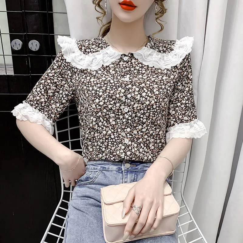 Western style floral short-sleeved chiffon shirt women 2021 summer new fashion doll collar simple slim slim top
Western style floral short-sleeved chiffon shirt women 2021 summer new fashion doll collar simple slim slim top