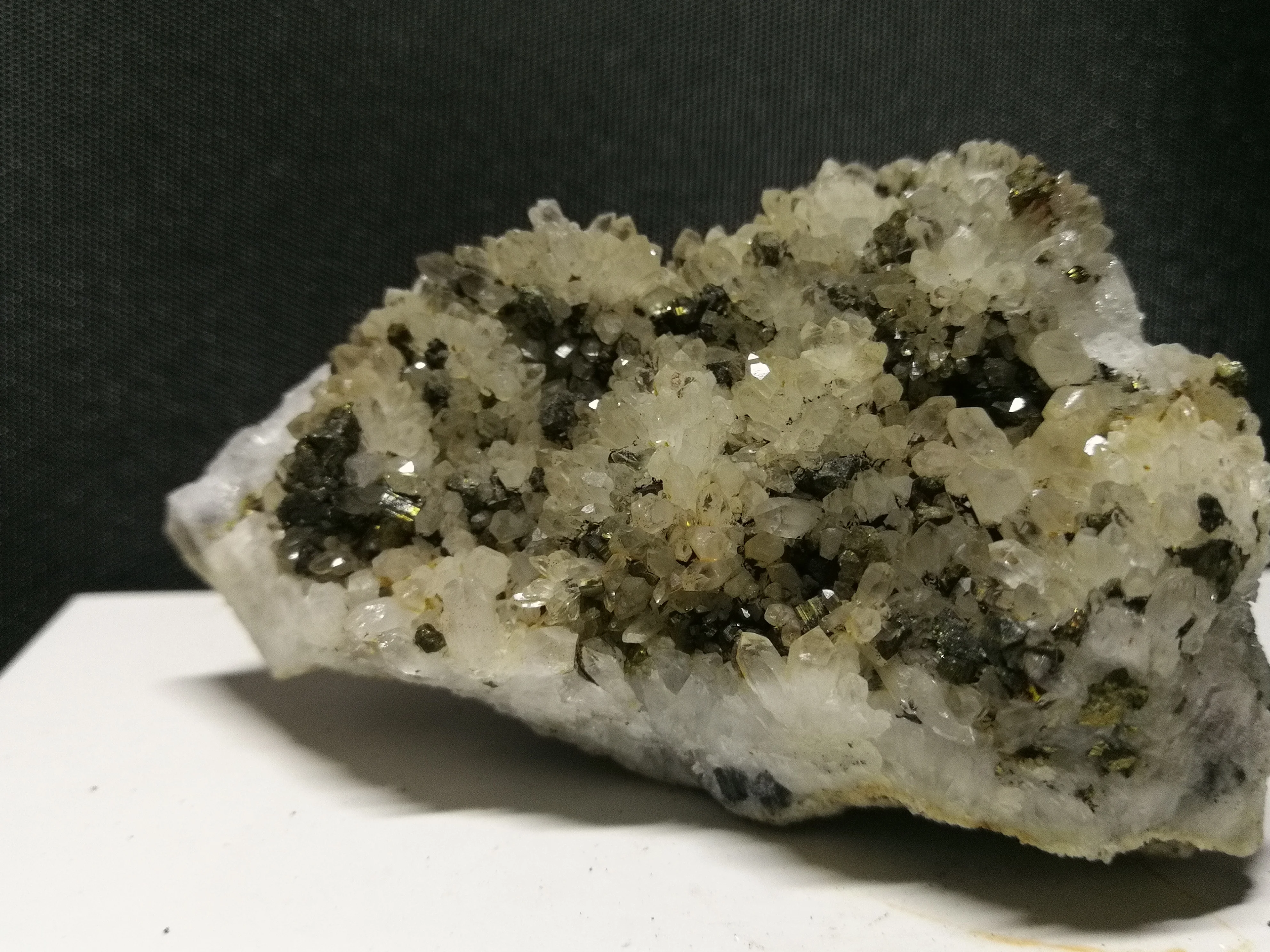 Фото Минеральный Образец кварца gPyrite 181 5 натуральный кластер белого - купить