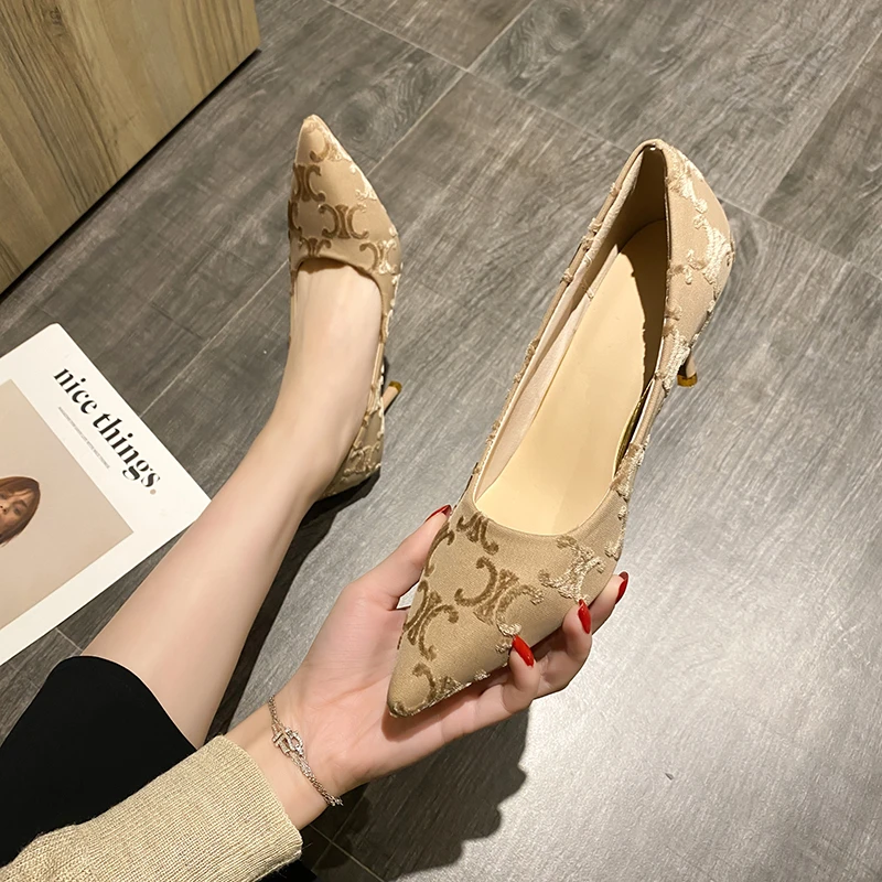HKXN Pumps Women's Pointed Toe High Heels Autumn New Fashion All-match Temperament Letter Double C Shoes Women's Shoes T
HKXN Pumps Women's Pointed Toe High Heels Autumn New Fashion All-match Temperament Letter Double C Shoes Women's Shoes T