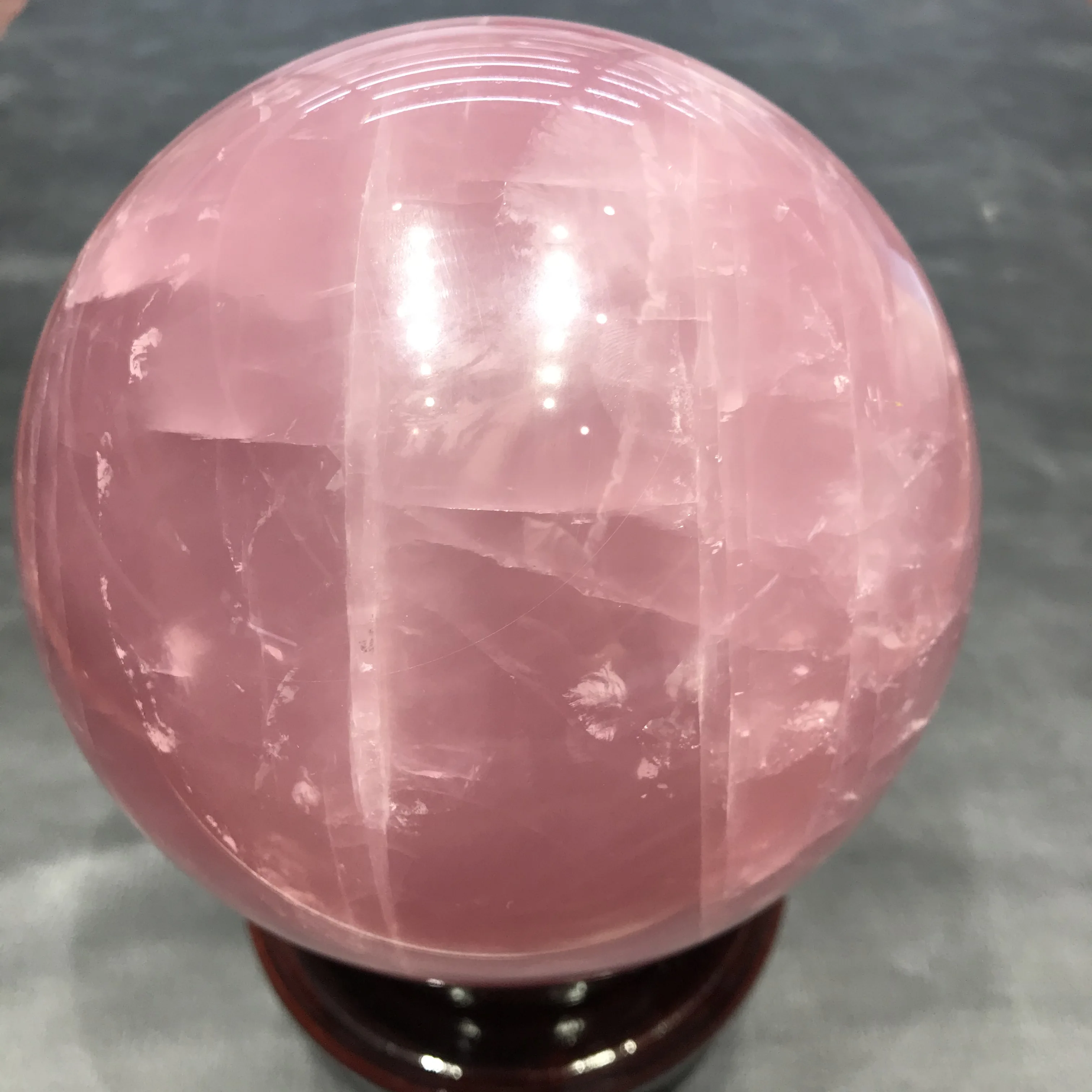 Top natural rose quartz ball crystal ball healing gem
Top natural rose quartz ball crystal ball healing gem