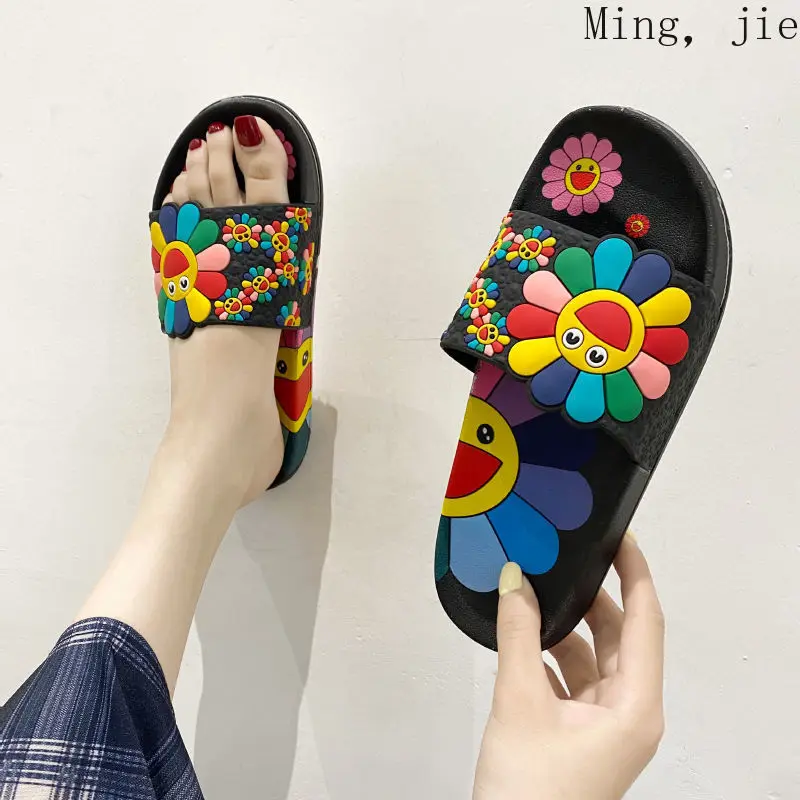 Shoes Woman New Style Sandals and Slippers Female Korean Style Outer Wear Non-slip Flat Bottom Home Cartoon Sunflower
Shoes Woman New Style Sandals and Slippers Female Korean Style Outer Wear Non-slip Flat Bottom Home Cartoon Sunflower