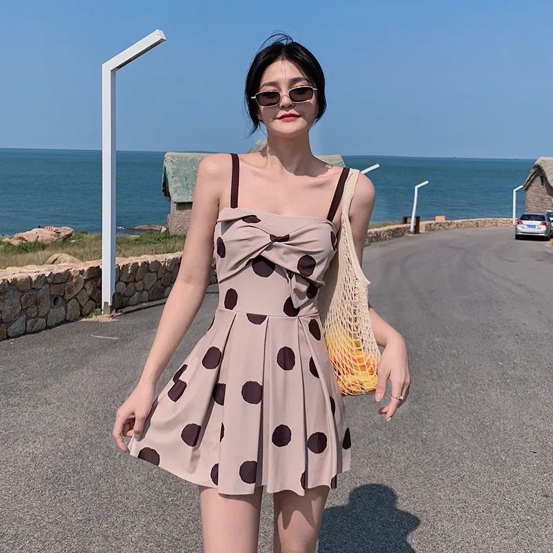 2021 New Korean Style One Piece Swimwear Solid Swimdress Women Swimsuit High Quality Bathing Suit Sexy Monokini Beachwear
2021 New Korean Style One Piece Swimwear Solid Swimdress Women Swimsuit High Quality Bathing Suit Sexy Monokini Beachwear