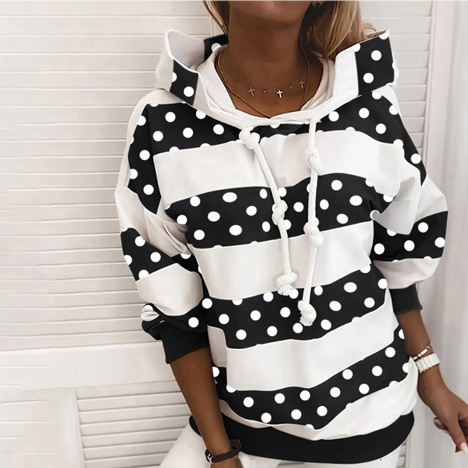 Fashion Leopard Print Patchwork Hoodies Sweatshirt Oversized Drawstring Hooded Top Autumn Winter Female Pullover Streetwear
Fashion Leopard Print Patchwork Hoodies Sweatshirt Oversized Drawstring Hooded Top Autumn Winter Female Pullover Streetwear