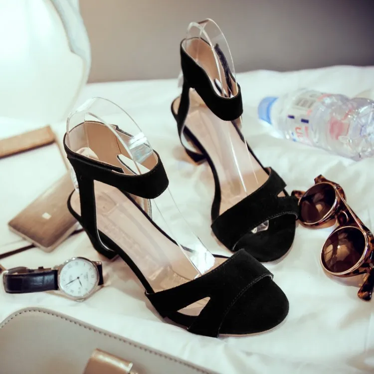 Women's Shoes
Women's Shoes