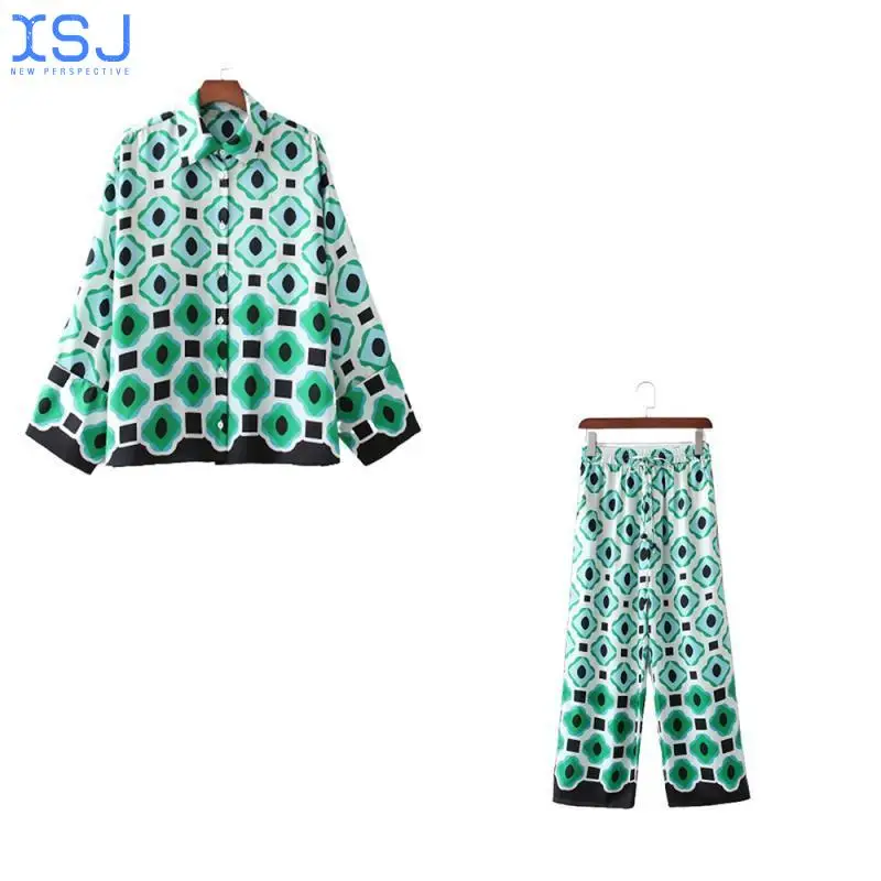 Autumn New Women's Retro Two-Piece Bohemian Print Loose Lapel Long-Sleeved Shirt High-Waist Lace-Up Geometric Casual Pants Suit
Autumn New Women's Retro Two-Piece Bohemian Print Loose Lapel Long-Sleeved Shirt High-Waist Lace-Up Geometric Casual Pants Suit