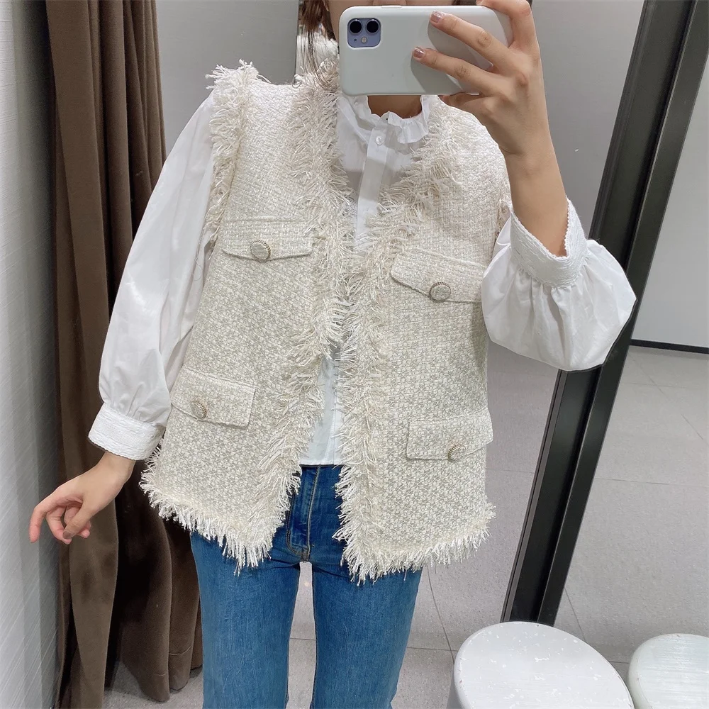 2020 autumn new women retro V-neck thin knit small fragrant style sleeveless knitted frayed waistcoat vest
2020 autumn new women retro V-neck thin knit small fragrant style sleeveless knitted frayed waistcoat vest