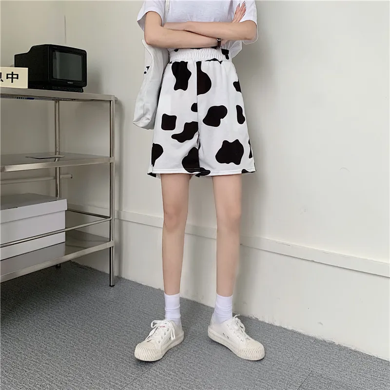 Wide leg cow print casual shorts Women white elastic streetwear high waist summer shorts Female loose sexy short hot pants 2021
Wide leg cow print casual shorts Women white elastic streetwear high waist summer shorts Female loose sexy short hot pants 2021