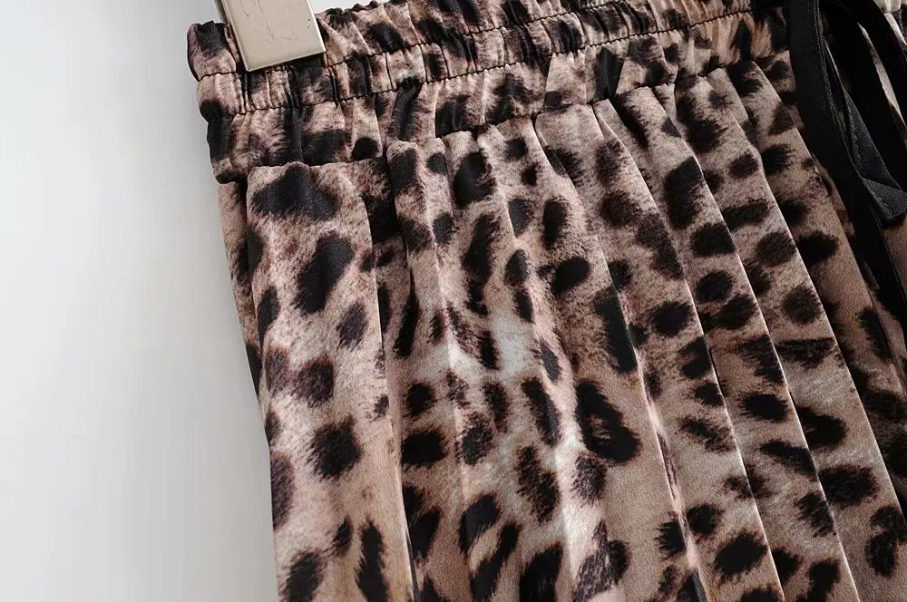 2018 New Women Vintage leopard printing pleated midi skirt faldas mujer ladies elastic waist sashes chic mid-calf skirts QUN119
2018 New Women Vintage leopard printing pleated midi skirt faldas mujer ladies elastic waist sashes chic mid-calf skirts QUN119
