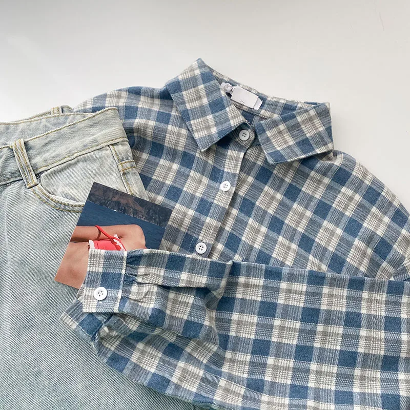 Women's Shirt Long Sleeves TOP 2021 Spring Baggy Vintage Lapel Sense Of Design Casual Single Breasted Blue Plaid Blouse
Women's Shirt Long Sleeves TOP 2021 Spring Baggy Vintage Lapel Sense Of Design Casual Single Breasted Blue Plaid Blouse