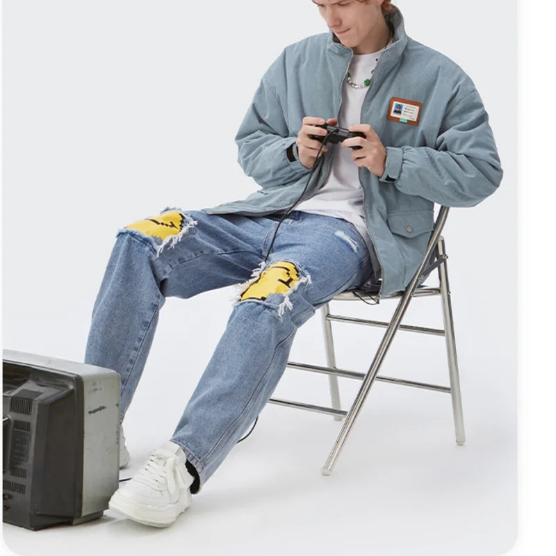 Джинсы мужские с потертостями, уличная одежда в стиле хип-хоп, синие прямые штаны с эффектом потертости, со смайликом, средней талией, Харадз... 
Джинсы мужские с потертостями, уличная одежда в стиле хип-хоп, синие прямые штаны с эффектом потертости, со смайликом, средней талией, Харадз...