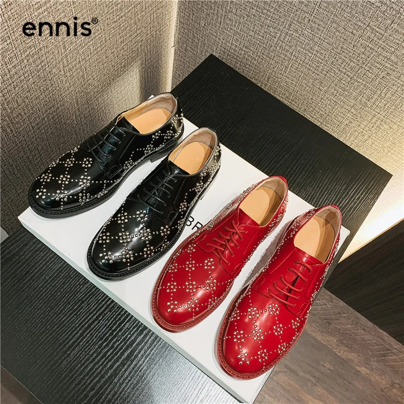 ENNIS Brand Women Derby Shoes Black Leather Casual Shoes With Studs Rivet Low Heel Red Shoes Lace Up Spring Fashion Oxfords C12A
ENNIS Brand Women Derby Shoes Black Leather Casual Shoes With Studs Rivet Low Heel Red Shoes Lace Up Spring Fashion Oxfords C12A