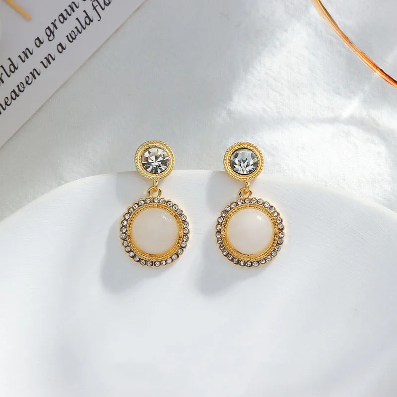 Origin Summer Trendy Multiple Imitation Pearls Bowknot Butterfly Earring Shiny Rhinestone Love Heart Stud Earrings for Women
Origin Summer Trendy Multiple Imitation Pearls Bowknot Butterfly Earring Shiny Rhinestone Love Heart Stud Earrings for Women