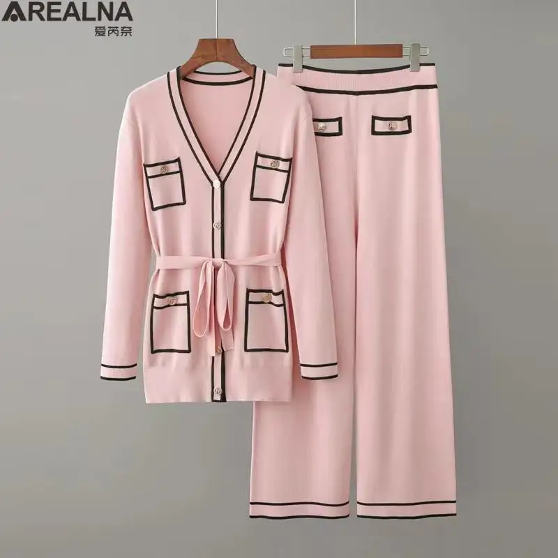 Женский офисный Трикотажный костюм-двойка, Кардиган с длинным рукавом и брюки с широкими штанинами, осенний комплект из двух предметов
Женский офисный Трикотажный костюм-двойка, Кардиган с длинным рукавом и брюки с широкими штанинами, осенний комплект из двух предметов