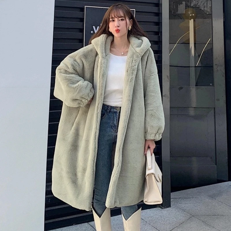 Women Winter Oversize Faux Fur Coat 2021 Thick Long Loose Warm Female Overcoat Casaco Feminino Plus Size Faux Fur Winter Parkas
Women Winter Oversize Faux Fur Coat 2021 Thick Long Loose Warm Female Overcoat Casaco Feminino Plus Size Faux Fur Winter Parkas