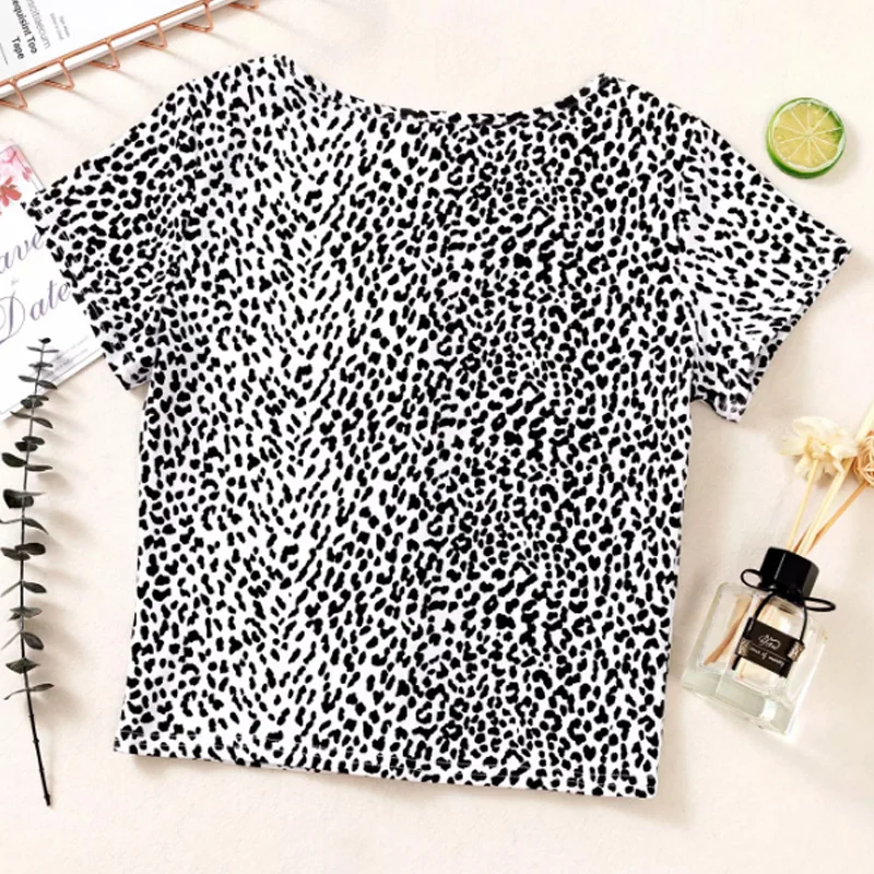 Crop top women blouses graphic t shirts vintage cropped top korean harajuku shirt streetwear leopard shirt short sleeve summer
Crop top women blouses graphic t shirts vintage cropped top korean harajuku shirt streetwear leopard shirt short sleeve summer