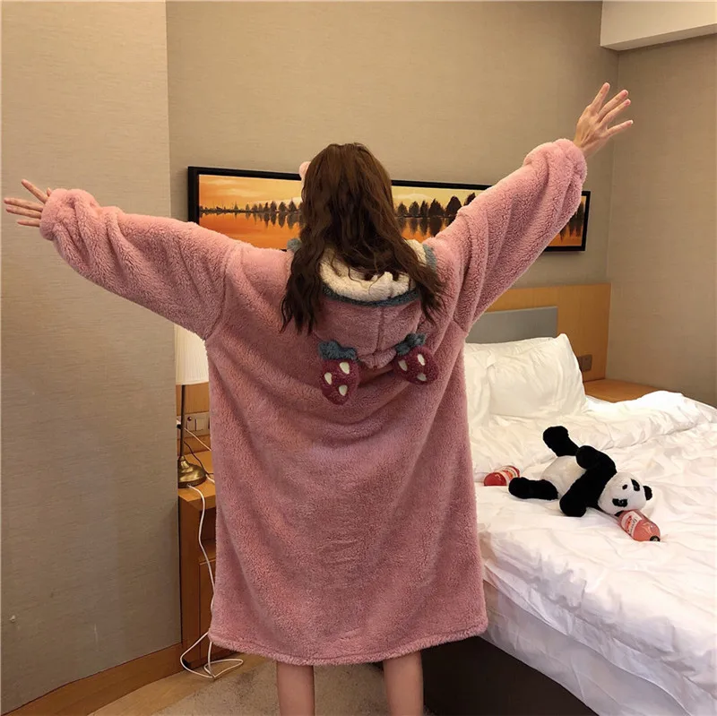 

Winter Hooded Flannel Robes for Teen Girls Sweet Sleepwear Kawaii Strawberry Cotton Bathrobe Cute Women Plus Size Nightwear