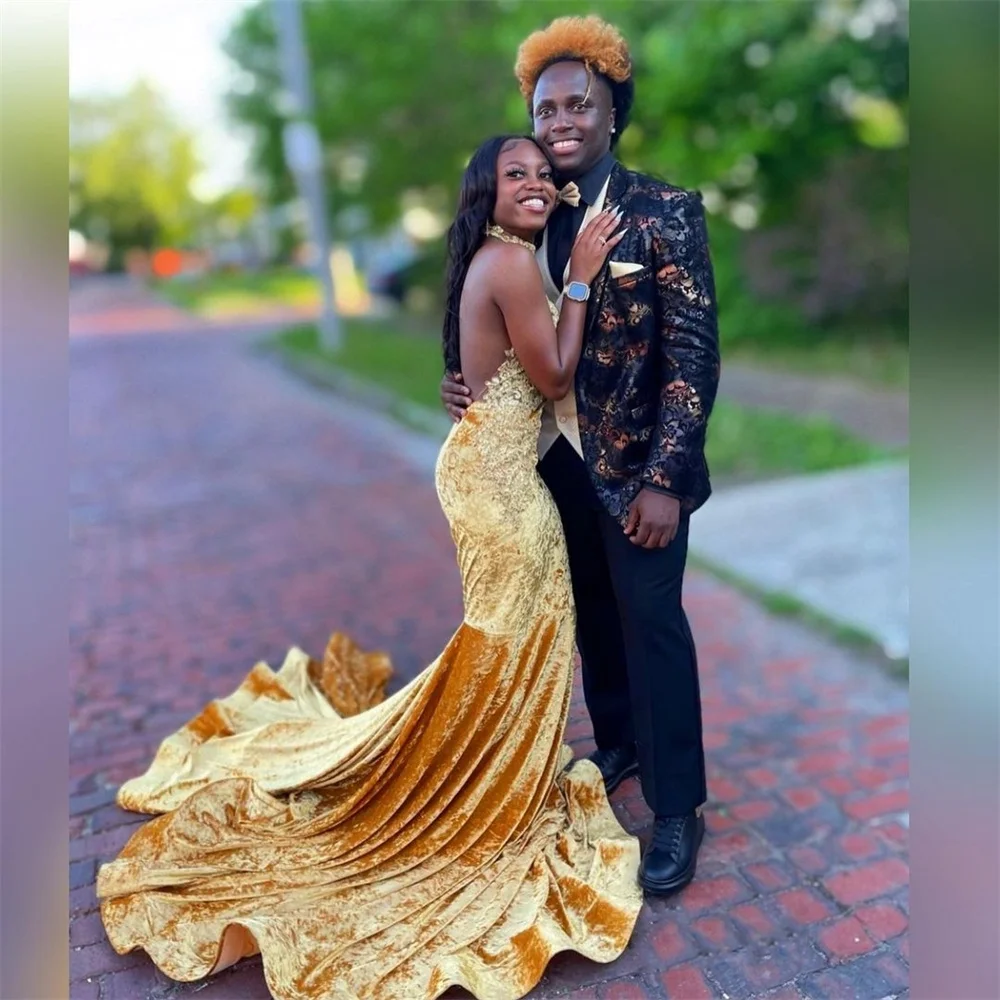 Sexy Velvet Mermaid Prom Dresses Golden Appliques Beaded Birthday Party Gowns African Evening Dress Robe De Bal
Sexy Velvet Mermaid Prom Dresses Golden Appliques Beaded Birthday Party Gowns African Evening Dress Robe De Bal