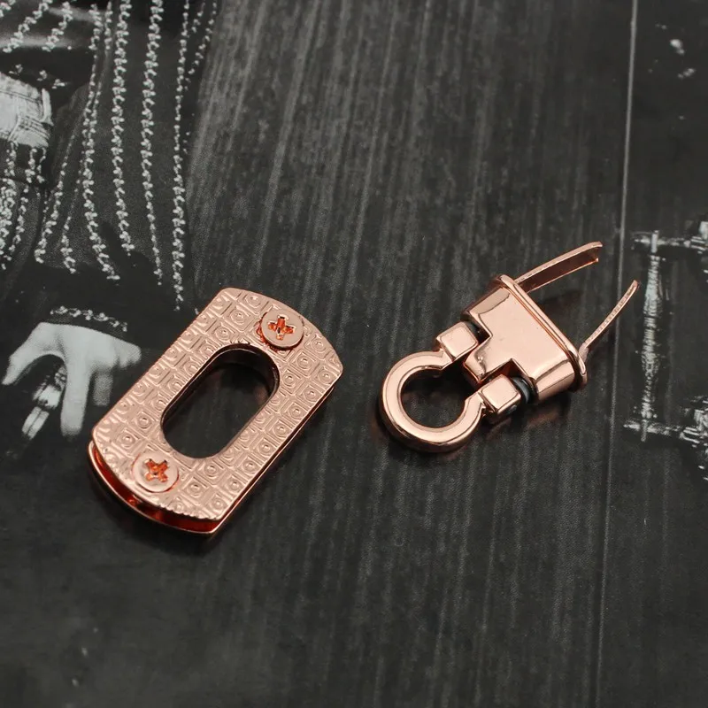 10-50sets 30X27mm Rose gold lock handbag flat flip lock for handbags factory hardware wholesale price
10-50sets 30X27mm Rose gold lock handbag flat flip lock for handbags factory hardware wholesale price