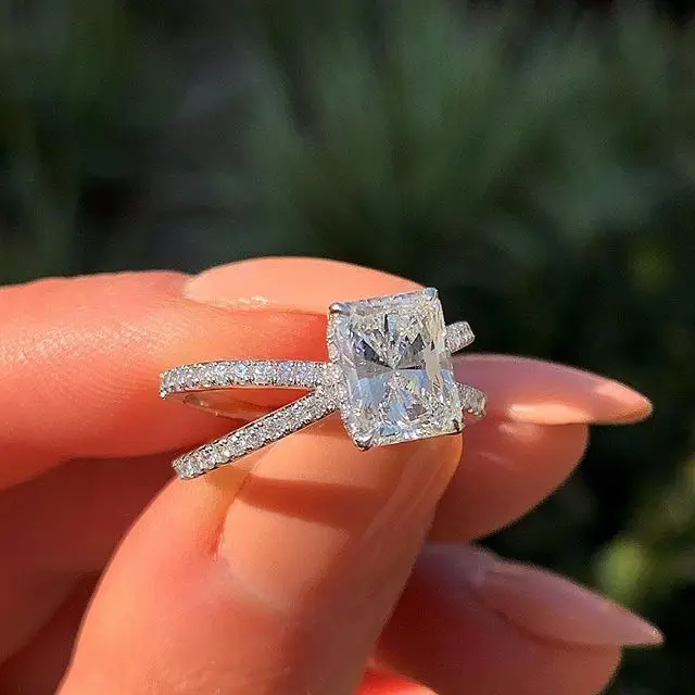 Classic Romantic Finger Ring With Creative X Shaped Band With Square Cubic Zirconia Stone Wedding Anniversary Ring Band
Classic Romantic Finger Ring With Creative X Shaped Band With Square Cubic Zirconia Stone Wedding Anniversary Ring Band