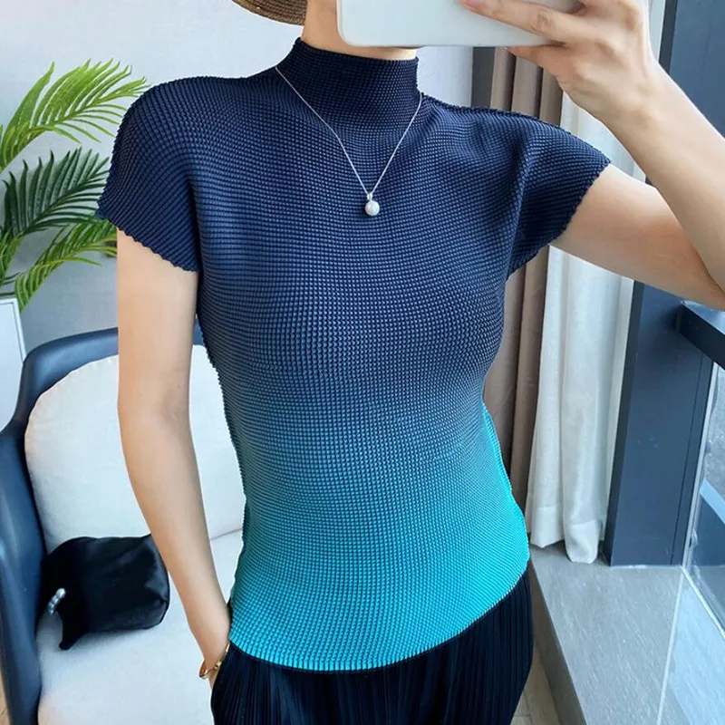New Summer Elegant Women T-shirt Turtleneck Gradient Pleated Short Sleeve Temperament Slim Fit Fashion Streetwear s1275
New Summer Elegant Women T-shirt Turtleneck Gradient Pleated Short Sleeve Temperament Slim Fit Fashion Streetwear s1275