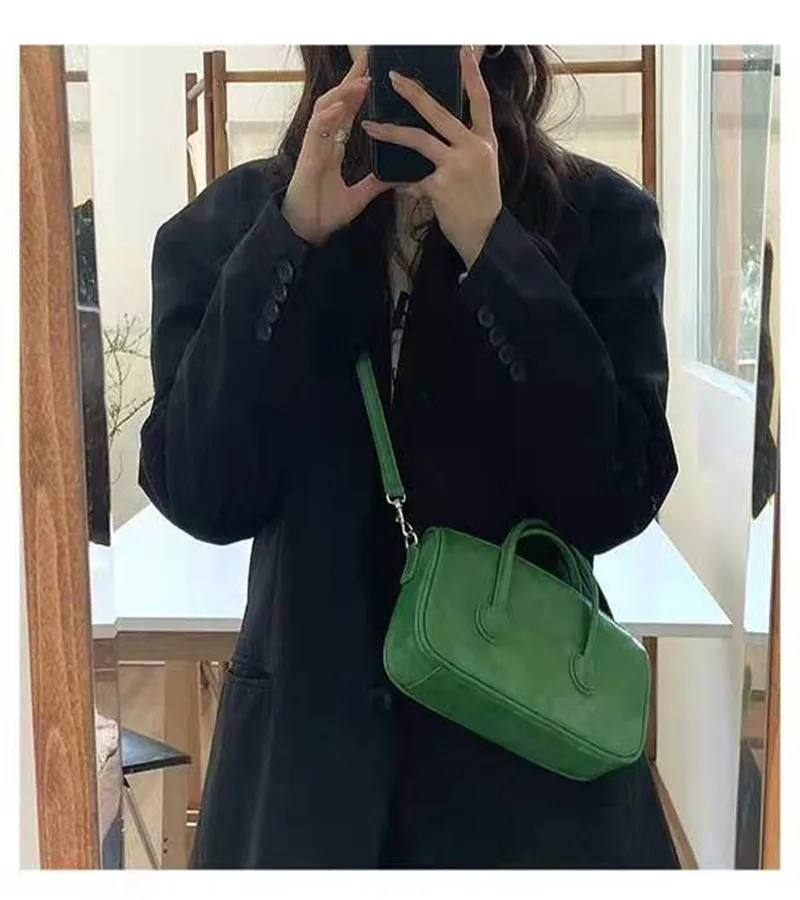 JA2021 spring and summer new niche design versatile messenger bag women's ins tote shoulder underarm bag
JA2021 spring and summer new niche design versatile messenger bag women's ins tote shoulder underarm bag