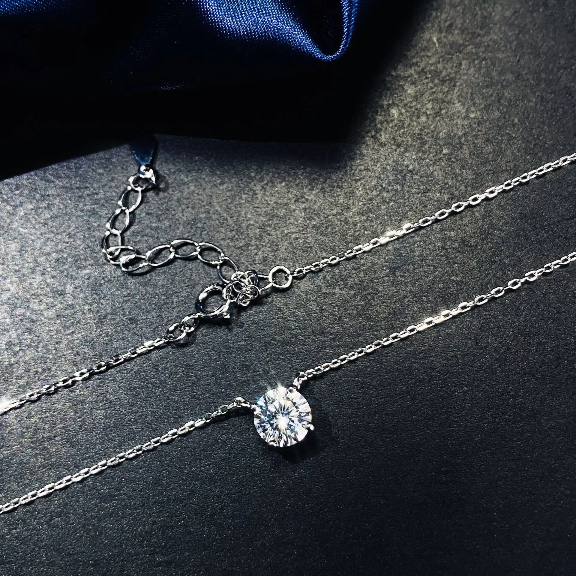Wong Rain Classic 100% 925 Sterling Silver Round Cut Created Moissanite Gemstone Engagement Pendant Necklace Fine Jewelry
Wong Rain Classic 100% 925 Sterling Silver Round Cut Created Moissanite Gemstone Engagement Pendant Necklace Fine Jewelry