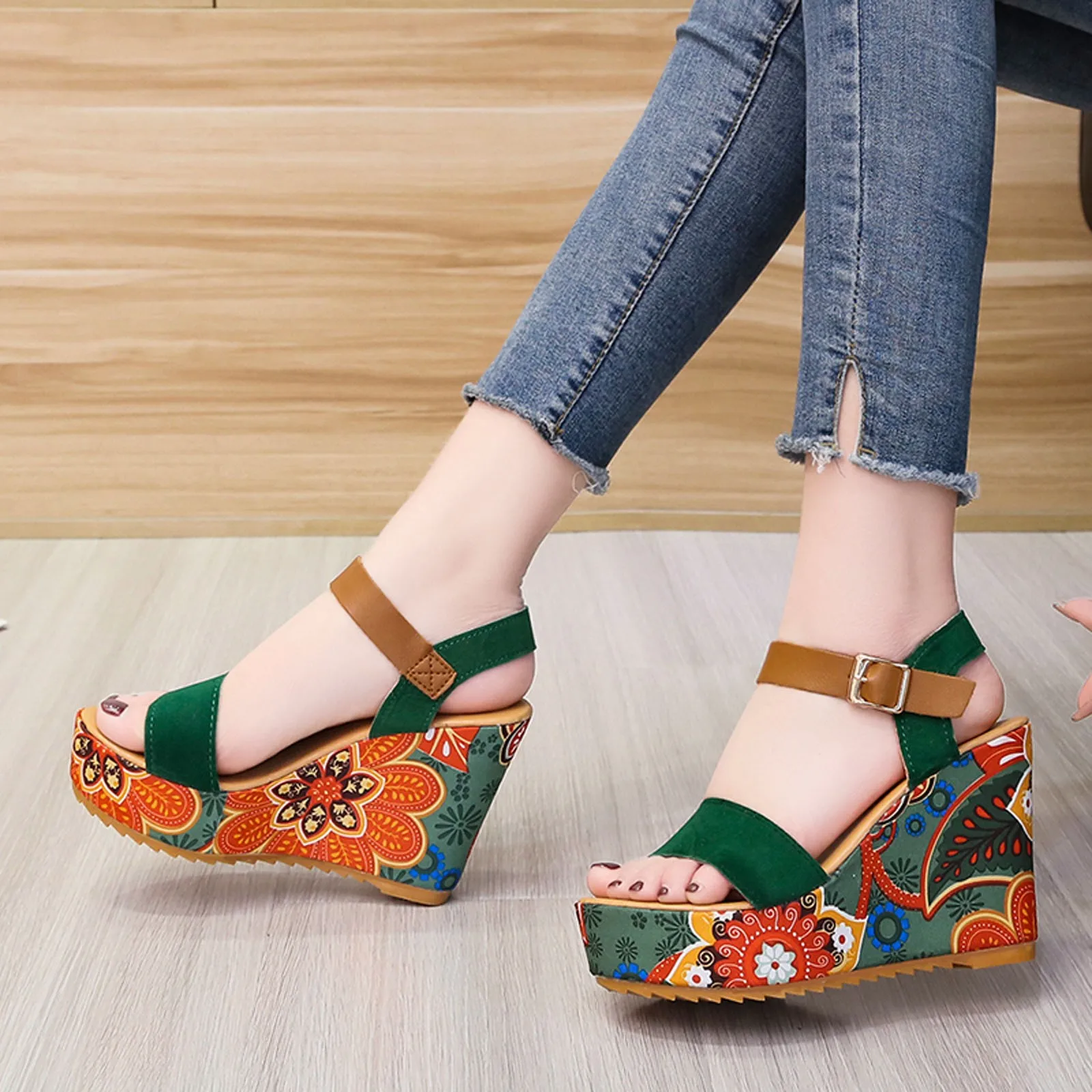 Summer Sandals Women Fashion Open Toe Premium Breathable Sandals Flower Buckle Leather Wedges Anti-slip Breathable Shoes
Summer Sandals Women Fashion Open Toe Premium Breathable Sandals Flower Buckle Leather Wedges Anti-slip Breathable Shoes