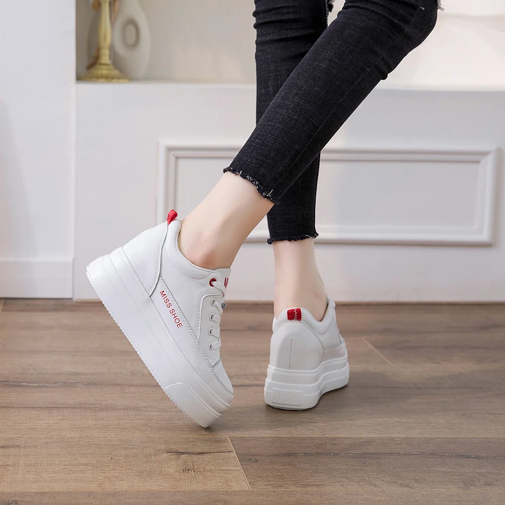 A Thick Hidden Wedge Shoes Women New Thick Sponge Shoes 8cm Leather White Shoes Casual Shoes
A Thick Hidden Wedge Shoes Women New Thick Sponge Shoes 8cm Leather White Shoes Casual Shoes