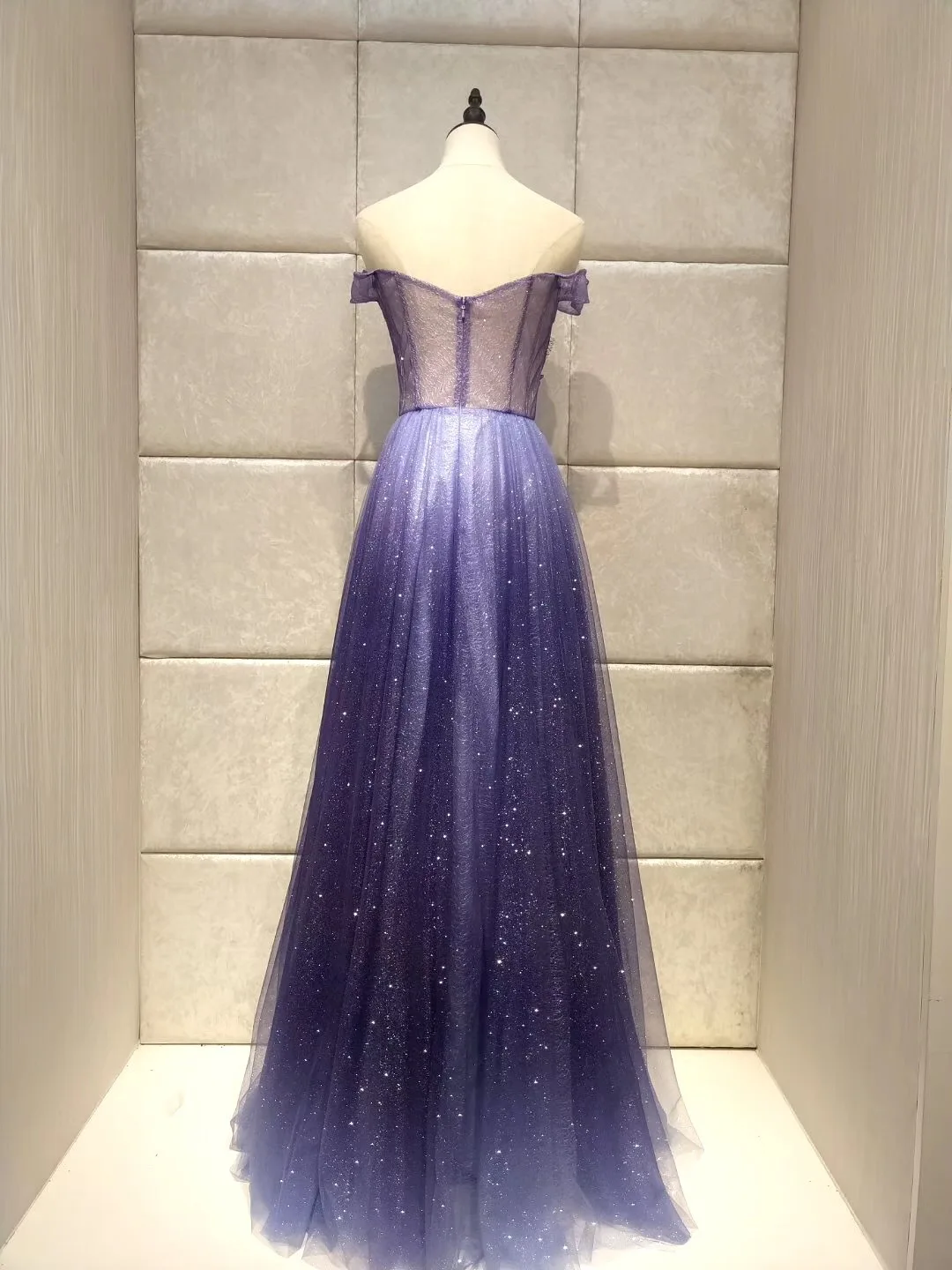 MNGRL New simple wedding dress backless sleeveless design chiffon lace bride dresses princess dress plus size tailor-made 
MNGRL New simple wedding dress backless sleeveless design chiffon lace bride dresses princess dress plus size tailor-made