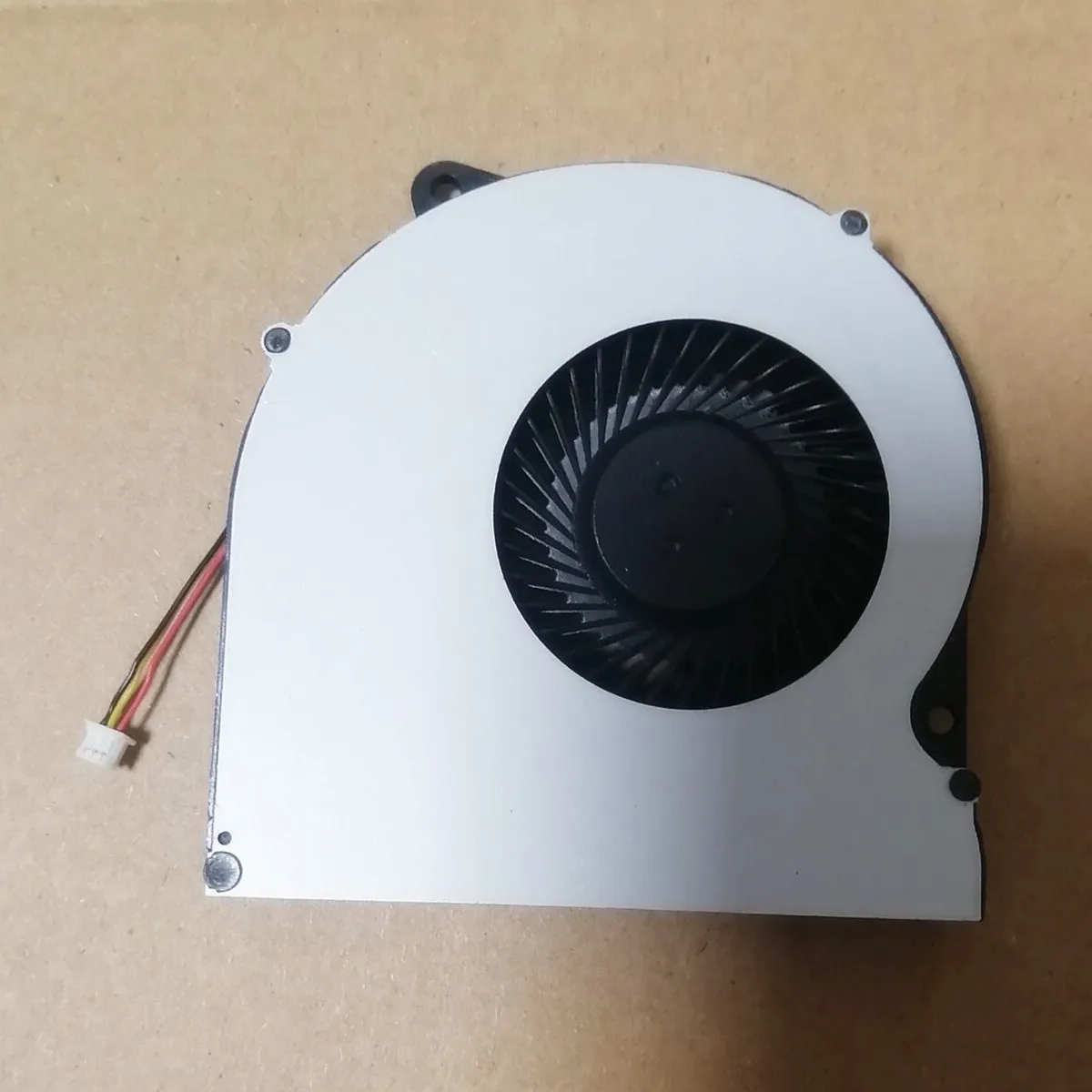 

CPU Cooler Fan For ASUS Dostyle LT370 Medion Akoya MD98980 E6228 P6816 DFS531005FL0T FB5A/KSB06105HA BJ3N 13N0-ZMP0102