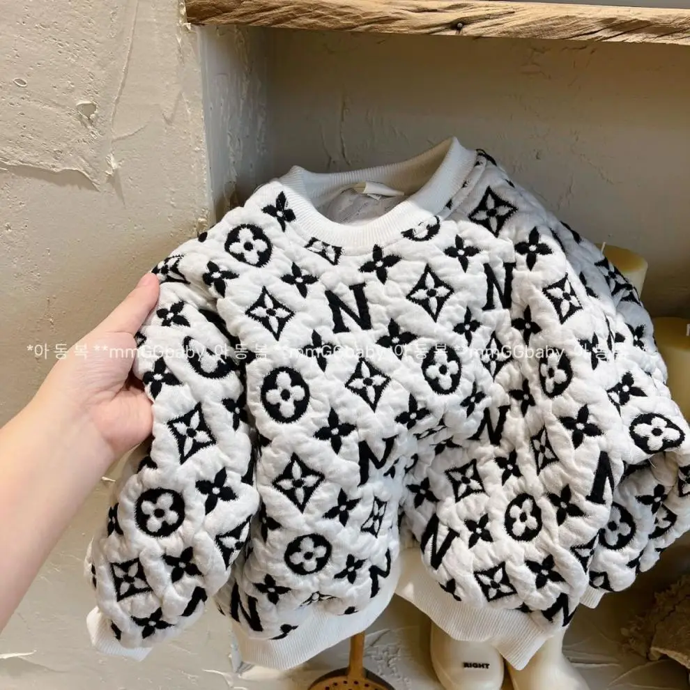2022 Autumn and Winter New Boys and Girls Sweatshirt Bottoming T Shirt Korean Children's Baby Plus Cotton Pullovers Sweatshirt
2022 Autumn and Winter New Boys and Girls Sweatshirt Bottoming T Shirt Korean Children's Baby Plus Cotton Pullovers Sweatshirt