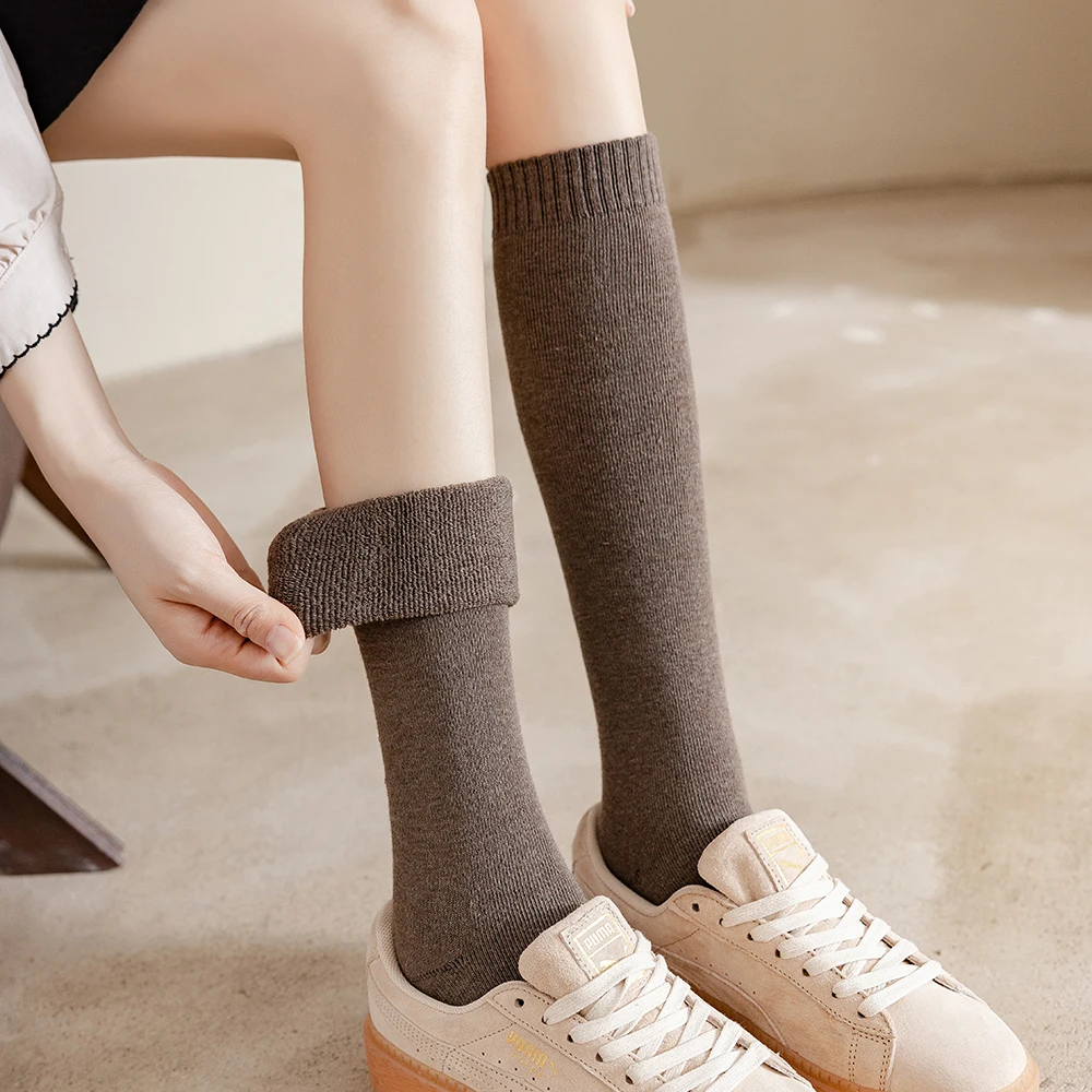 Solid Color Winter Long Tube Thick High Tube Socks Knee-Length Socks Cotton Plus Velvet Thermal Socks Terry Women's Calf Socks
Solid Color Winter Long Tube Thick High Tube Socks Knee-Length Socks Cotton Plus Velvet Thermal Socks Terry Women's Calf Socks