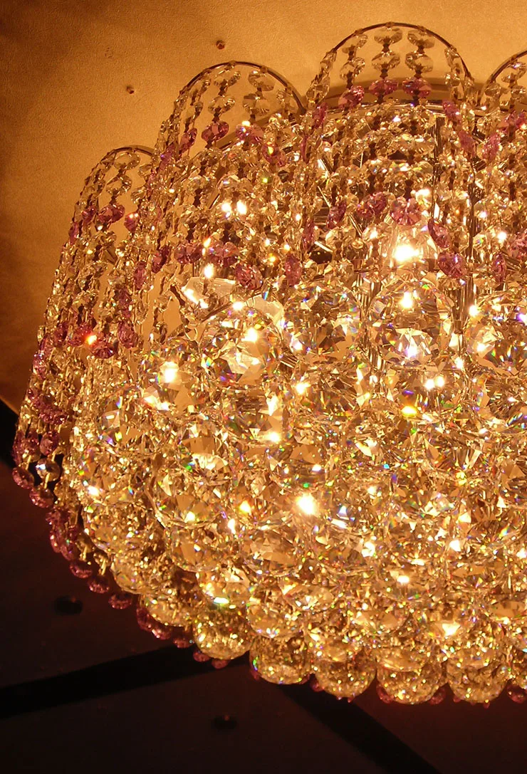Modern exquisite round classical living room bedroom dining room crystal ceiling lamp
Modern exquisite round classical living room bedroom dining room crystal ceiling lamp