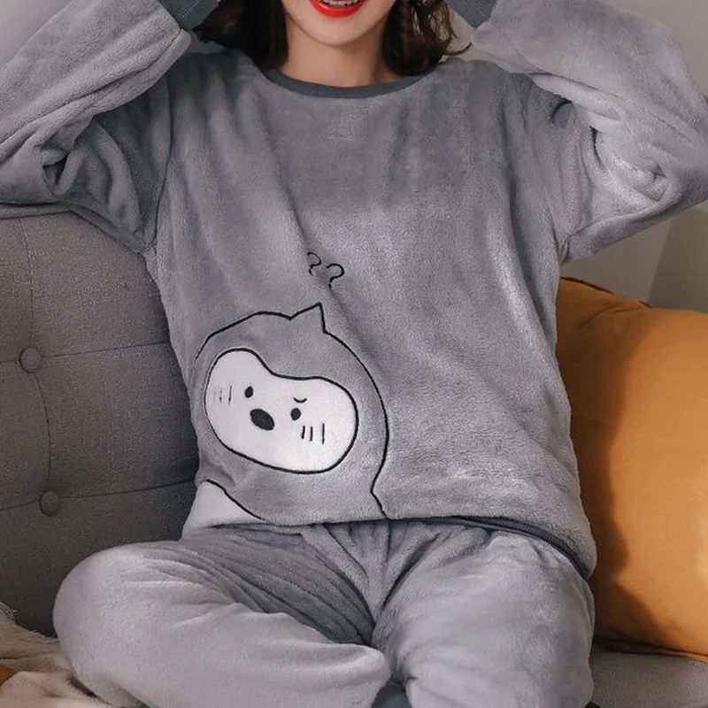 Women's flannel and velvet pajamas, warm cartoon pyjamas fluffy to sleep, round collar, nightgown, winter 2021
Women's flannel and velvet pajamas, warm cartoon pyjamas fluffy to sleep, round collar, nightgown, winter 2021