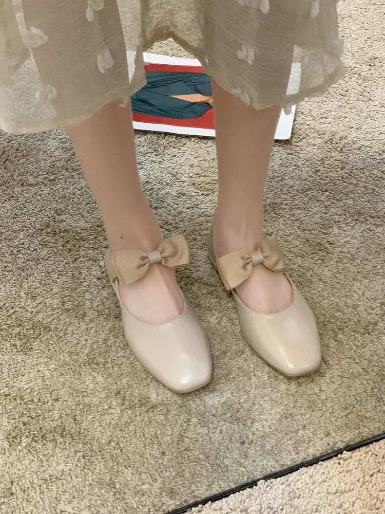 Женские туфли больших размеров 40, новинка весны и осени, модные удобные туфли мэри джейн на мягкой подошве
Женские туфли больших размеров 40, новинка весны и осени, модные удобные туфли мэри джейн на мягкой подошве