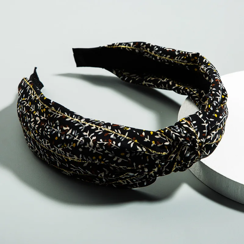 Female fashion new headband temperament wild floral headband knotted wide chiffon printed fabric headband hair accessories
Female fashion new headband temperament wild floral headband knotted wide chiffon printed fabric headband hair accessories