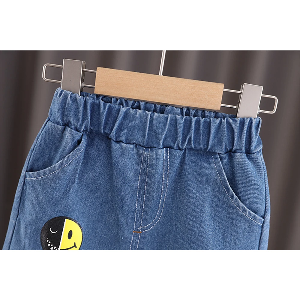 Kids clothingChildren's wear boys spring and autumn suit 1-4-year-old girl child Yang gas knitting smiling face sweater two-piec
Kids clothingChildren's wear boys spring and autumn suit 1-4-year-old girl child Yang gas knitting smiling face sweater two-piec
