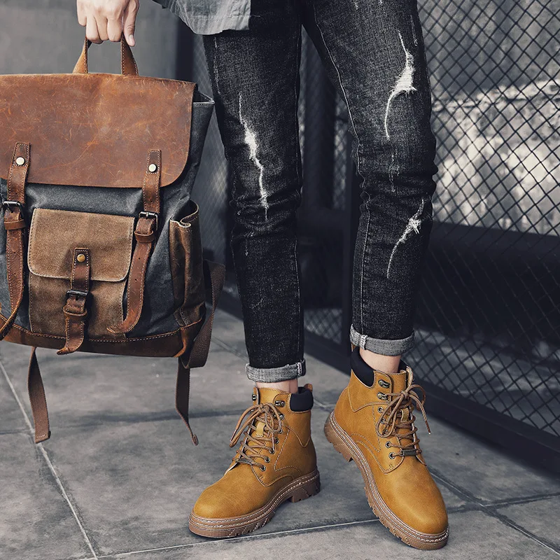 New trend in autumn and winter Martin boots men's snow boots high-top plus cashmere British all-match tooling cotton shoes
New trend in autumn and winter Martin boots men's snow boots high-top plus cashmere British all-match tooling cotton shoes