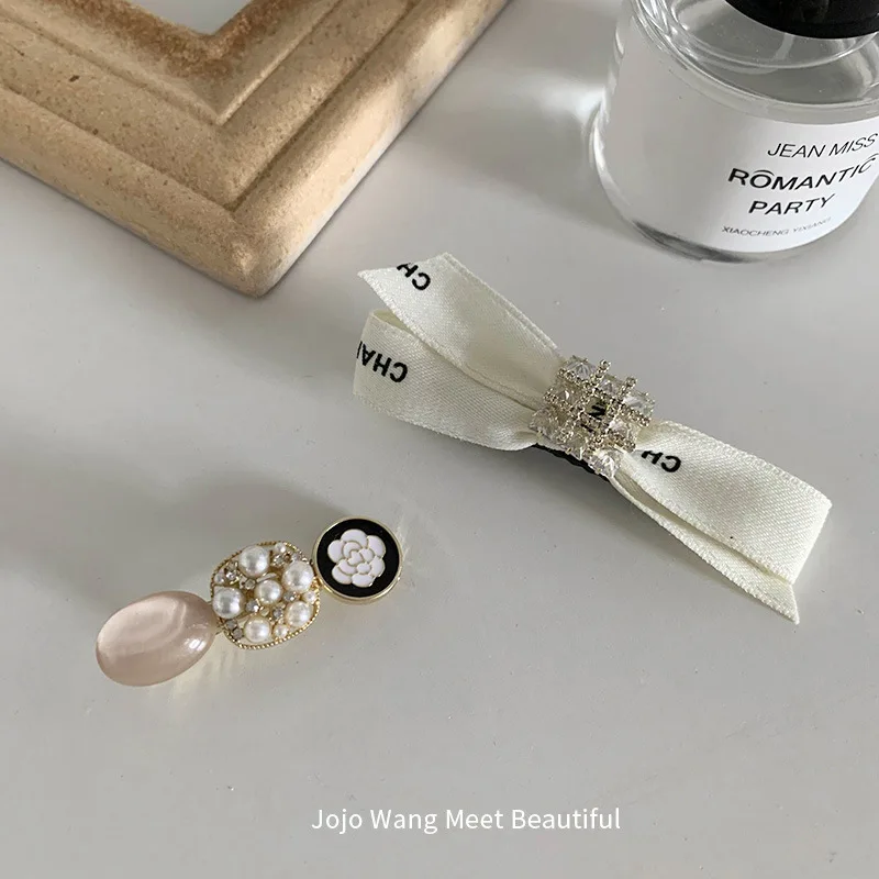 Miss Temperament! Fragrant Grandma Style Liu Seaside Clip Original Bow Hair Clip Korea Korean Simple Headdress
Miss Temperament! Fragrant Grandma Style Liu Seaside Clip Original Bow Hair Clip Korea Korean Simple Headdress