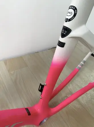 2020 New Listing S-W carbon frame road bike Silver glossy BB30 bottom bracket with Di2 electronic shifting road carbon frame
2020 New Listing S-W carbon frame road bike Silver glossy BB30 bottom bracket with Di2 electronic shifting road carbon frame