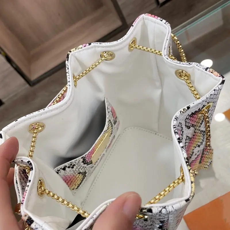 115116 New fashion ladies bucket bag trendy all-match ladies shoulder bag handbag bags for women
115116 New fashion ladies bucket bag trendy all-match ladies shoulder bag handbag bags for women