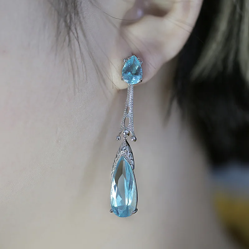 Fashion Europe Style Water Drop Earrings Creative Sky Blue Crystal Dangle Earring Jewelry for Women Party Best Gift
Fashion Europe Style Water Drop Earrings Creative Sky Blue Crystal Dangle Earring Jewelry for Women Party Best Gift